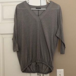 Gap gray 3/4 length sleeves with elastic waist.